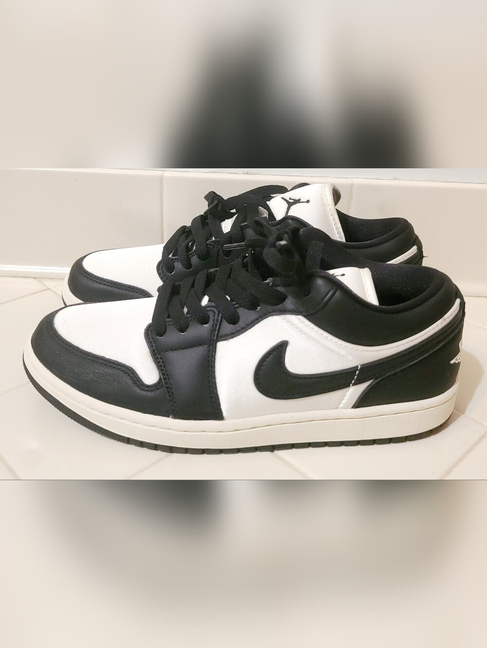 Air Jordan 1 Low SE Vintage Panda Women's Size 8